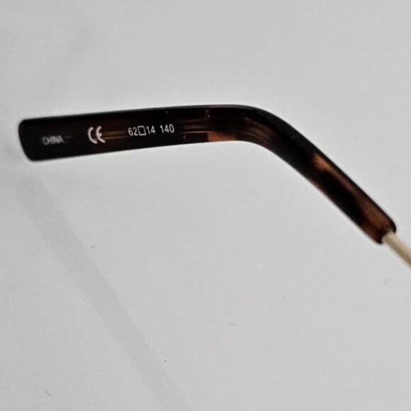 MICHAEL KORS SUNGLASSES! - Picture 11 of 11